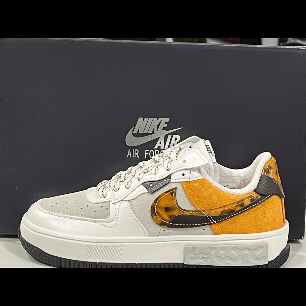 Air Force 1 women size 7